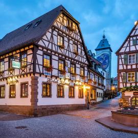 Hotel Krone，位于布雷滕的酒店