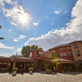 Oławian Hotel，位于奥瓦瓦的酒店