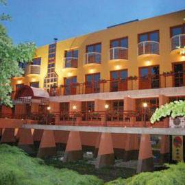 Hotel Minerva,位于莫雄马扎尔古堡的酒店
