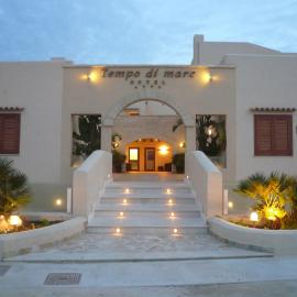 Tempo Di Mare，位于法维尼亚纳的酒店