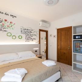 Na' Poesia B&B di Charme，位于圣阿加塔德戈蒂的酒店