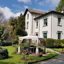 Villa del Cigno，位于莱科的酒店