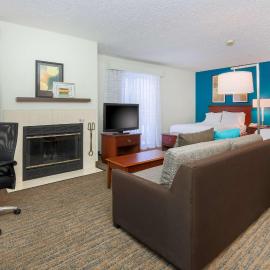 Hawthorn Suites by Wyndham Tinton Falls,位于廷顿瀑布的酒店
