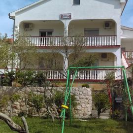 Guesthouse BILI，位于卡尔卢巴格的酒店