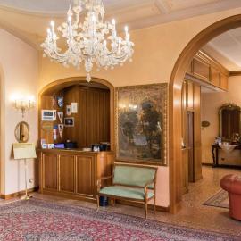 Phi Hotel Dei Medaglioni，位于科雷焦的酒店