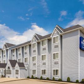 Microtel Inn & Suites by Wyndham Dry Ridge，位于干岭的酒店