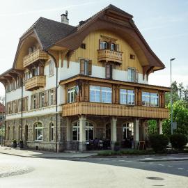 Hotel Taverna，位于Tafers的酒店