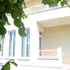 Open Doors Bed & Breakfast，位于斯库台的酒店
