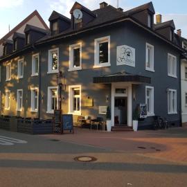 Hotel Schützen，位于拉施塔特的酒店