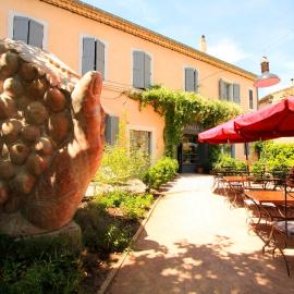 Logis Hotel - Restaurant La Marbrerie,位于Caunes-Minervois的酒店