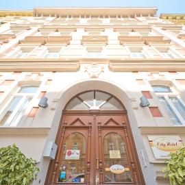 City-Hotel Am Wasserturm Halle，位于萨勒河畔哈雷的酒店