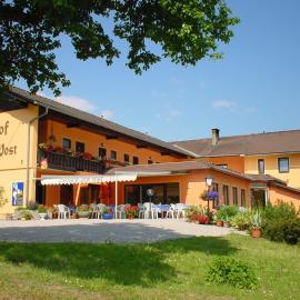 Gasthof Hotel Zur Post，位于费拉赫的酒店
