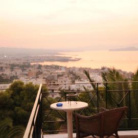 Akrotiri Hotel