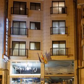 Hotel Restaurante Pontiñas，位于拉林的酒店