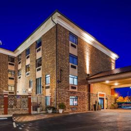 Best Western Plus Pineville-Charlotte South，位于夏洛特的酒店