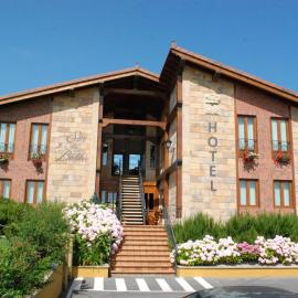Hotel y Apartamentos Sur de la Bahía，位于Elechas的酒店