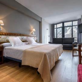 Hotel Edelweiss Candanchú，位于坎丹奇奥的酒店