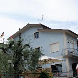Hotel Francesco，位于加达湖畔帕登赫的酒店