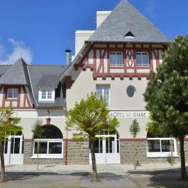 Hotel De Diane，位于萨布勒多尔莱潘的酒店