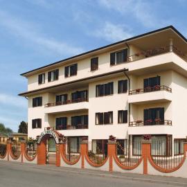 Hotel Certosa，位于切尔托萨迪帕维亚的酒店