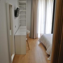 Hostal Universitat，位于塞尔韦拉的酒店