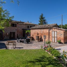 Borgo Terrosi，位于锡纳伦加的酒店