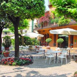Hotel Don Abbondio，位于莱科的酒店