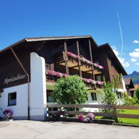 Alpenlandhaus，位于普夫龙滕的酒店
