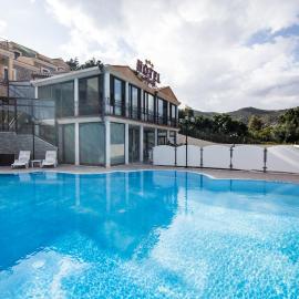 Hotel Solanas，位于索拉纳斯的酒店