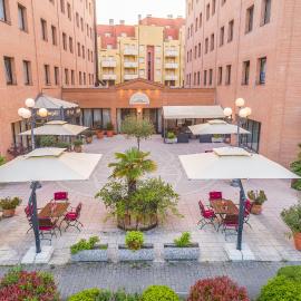 Hotel Michelangelo,位于萨索洛的酒店