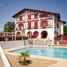 Hôtel & Résidence Vacances Bleues Orhoïtza,位于昂代的酒店