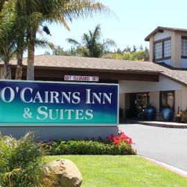 O'Cairns Inn and Suites，位于隆波克的酒店