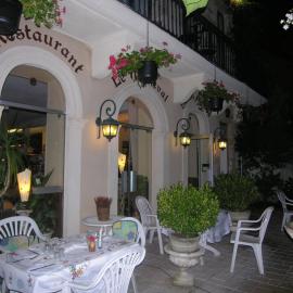Appart'Hôtel Les Tilleuls，位于Saint-Macaire的酒店