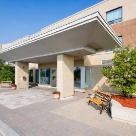Residence & Conference Centre - King City，位于King City的酒店