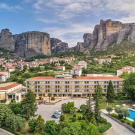 Divani Meteora Hotel，位于卡兰巴卡的酒店