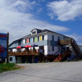 Le Carabobo auberge Forillon，位于Cap-aux-Os的酒店
