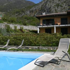 Apartments Gli Ulivi in Tremezzina，位于特雷梅佐的酒店