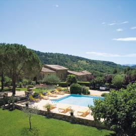 Logis Hôtel Restaurant Le Chêne Vert,位于Rocher的酒店