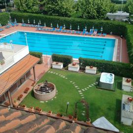 Residence Aurora Wellness & Spa，位于阿尔本加的酒店