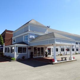 SeaCoast Inn，位于海恩尼斯的酒店
