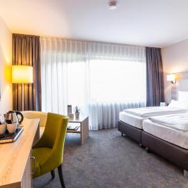 Hotel Engel，位于巴特克罗伊茨纳赫的酒店