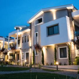 Costa Domus Blue Luxury Apartments，位于尼基季的酒店