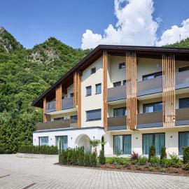 Residence Laitacherhof - Modern Apartments with Outdoor Pool，位于丘萨的酒店