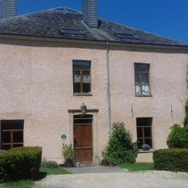 Le Thirifays，位于希尼的酒店