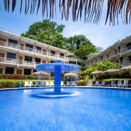 Hotel Arenas en Punta Leona，位于雅科的酒店