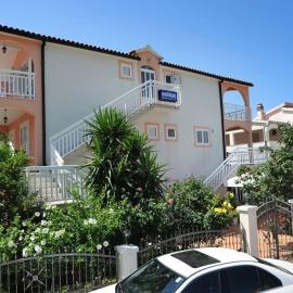 Apartments Majić，位于赫瓦尔的酒店