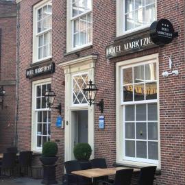 Hotel Marktzicht，位于哈尔德韦克的酒店