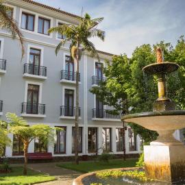 Azoris Angra Garden – Plaza Hotel，位于英雄港的酒店