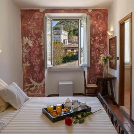 Hotel Porta Marmorea，位于古比奥的酒店