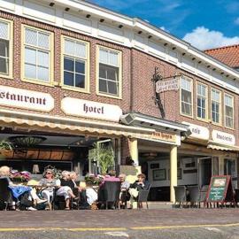 Hotel Cafe Restaurant Van Den Hogen，位于福伦丹的酒店